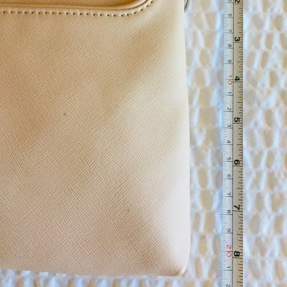 Tommy Hilfiger Women Cream Crossbody Bag - Picture 4 of 16